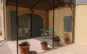 Joli studio calme et moderne